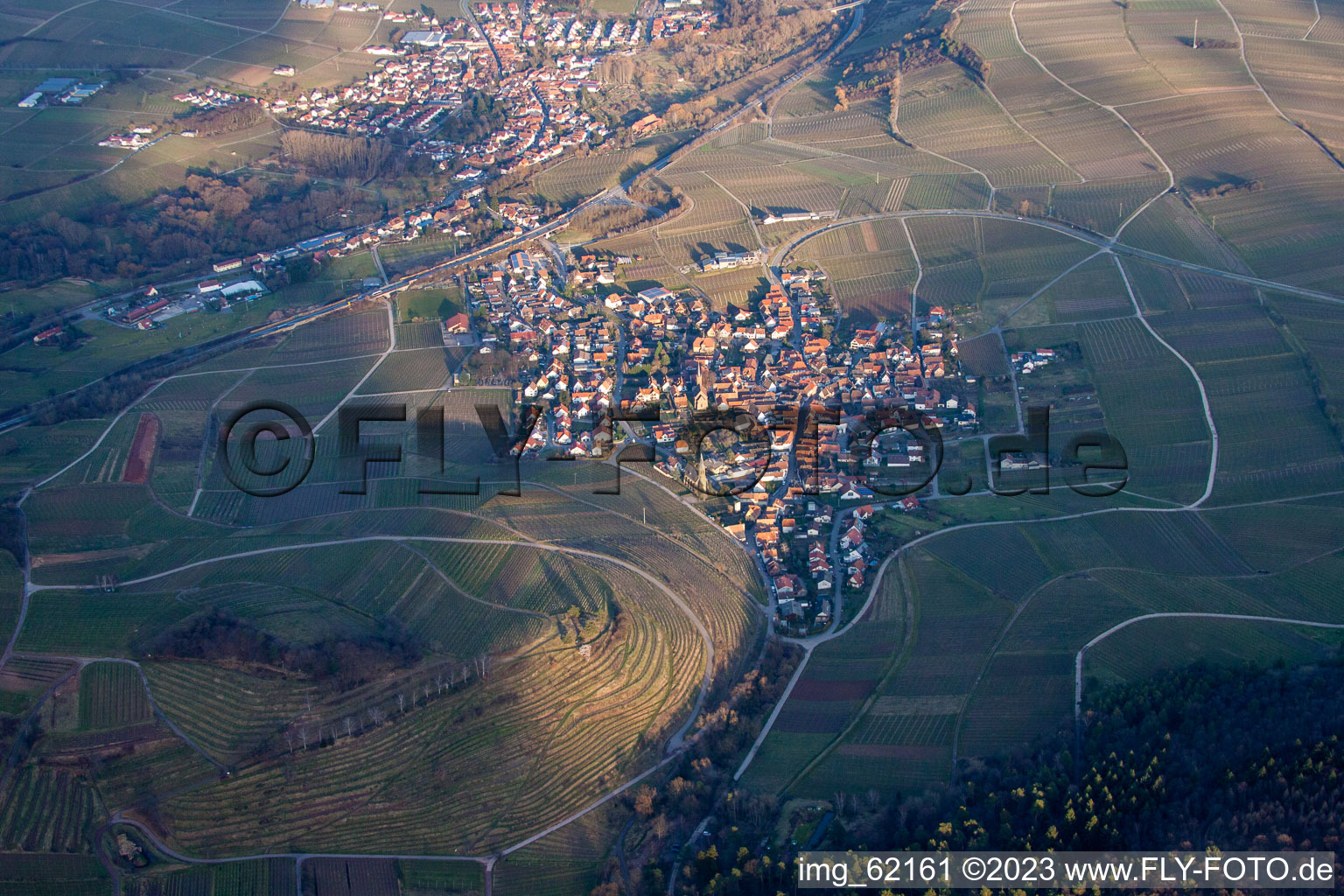 Birkweiler dans le département Rhénanie-Palatinat, Allemagne vue du ciel