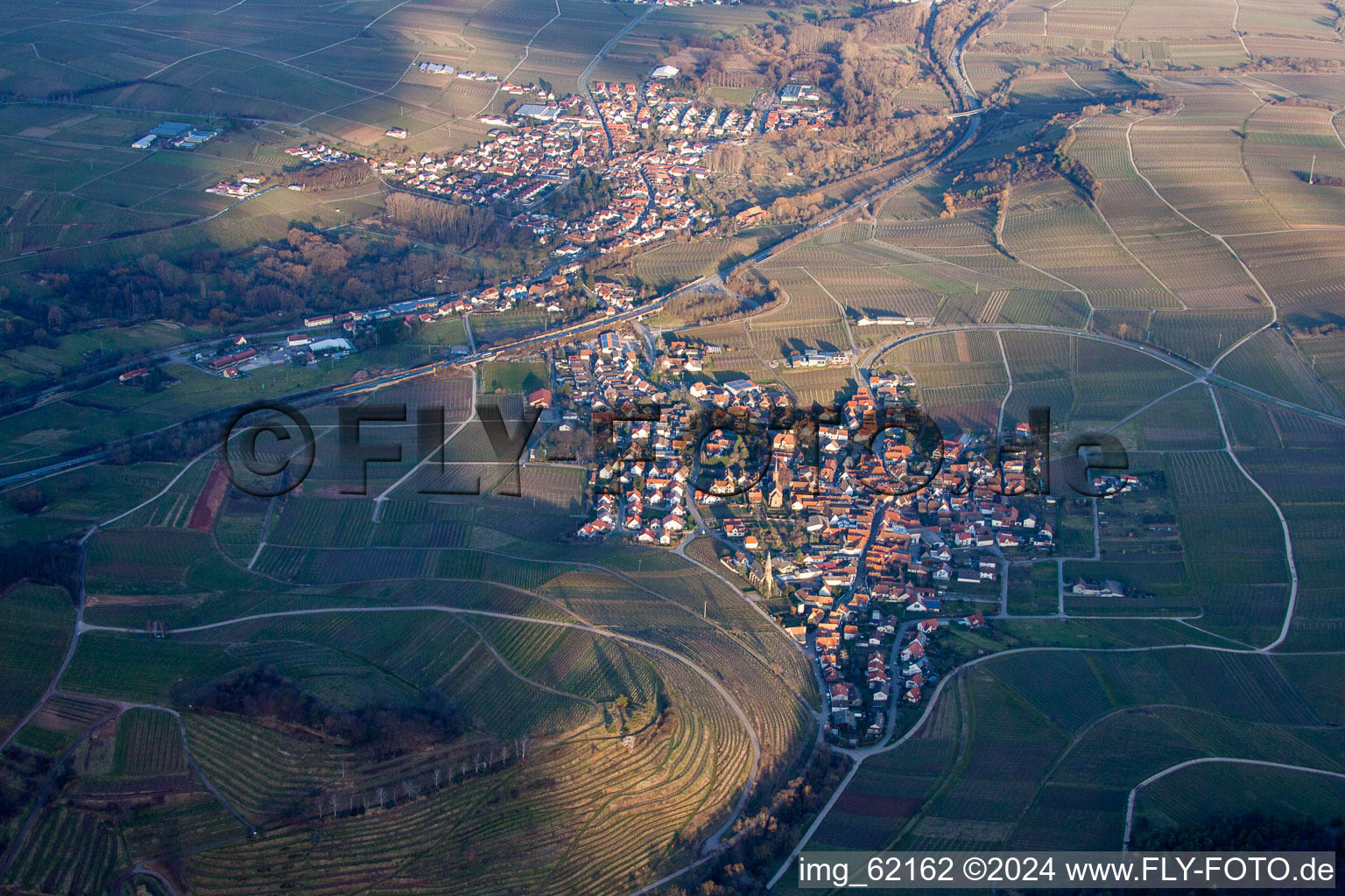 Birkweiler dans le département Rhénanie-Palatinat, Allemagne vue du ciel