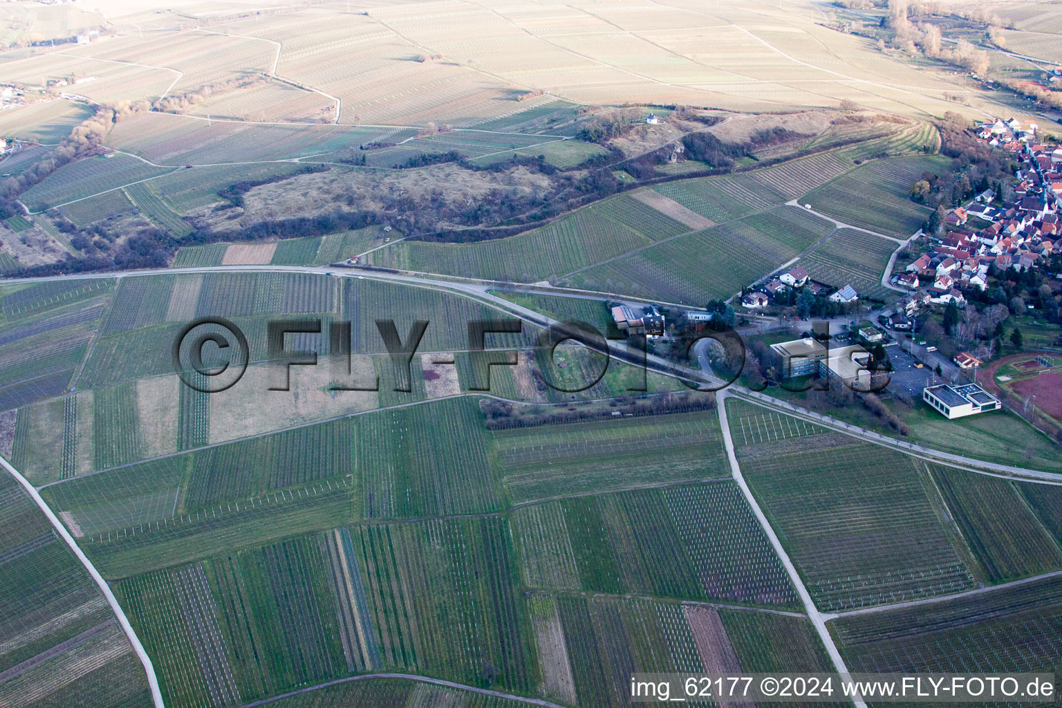 Sur Ilbesheim bei Landau in der Pfalz à Ilbesheim bei Landau in der Pfalz dans le département Rhénanie-Palatinat, Allemagne hors des airs