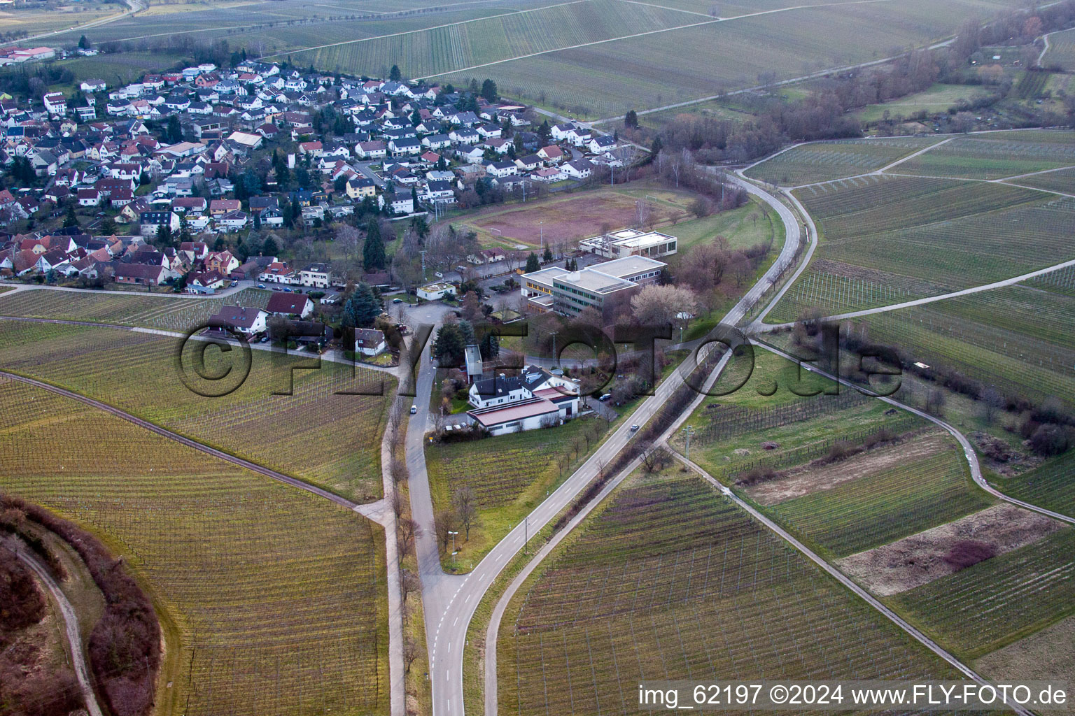 Ilbesheim bei Landau in der Pfalz dans le département Rhénanie-Palatinat, Allemagne d'un drone