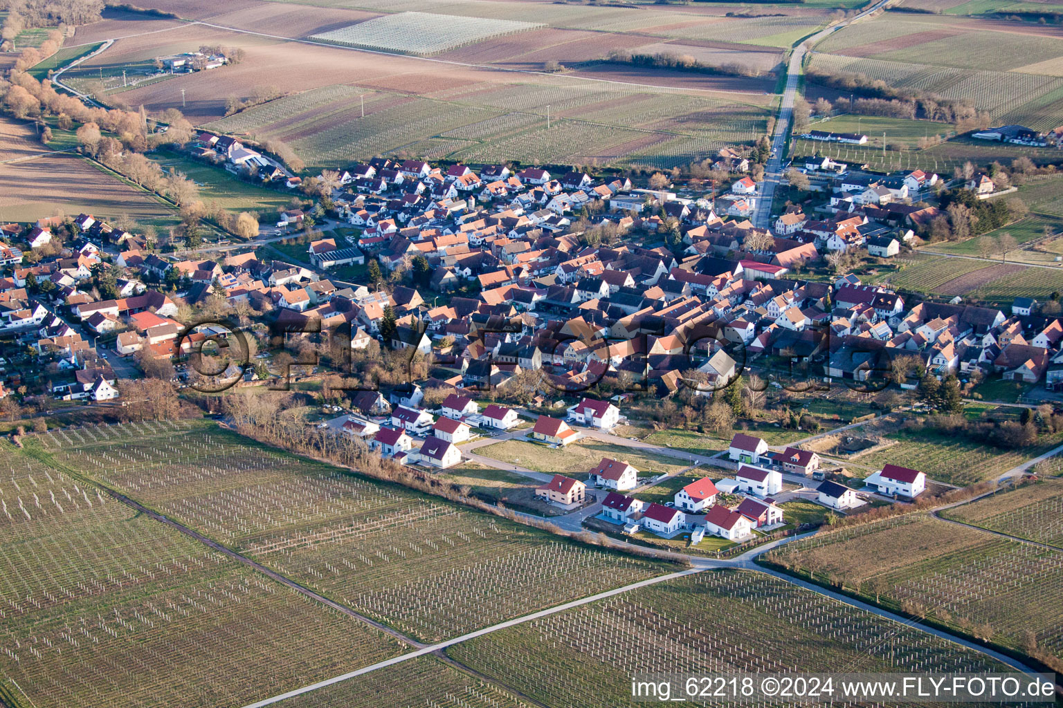 Vue aérienne de Du nord-ouest à Impflingen dans le département Rhénanie-Palatinat, Allemagne