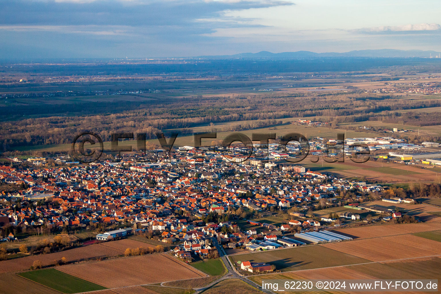 Vue d'oiseau de Quartier Offenbach in Offenbach an der Queich dans le département Rhénanie-Palatinat, Allemagne