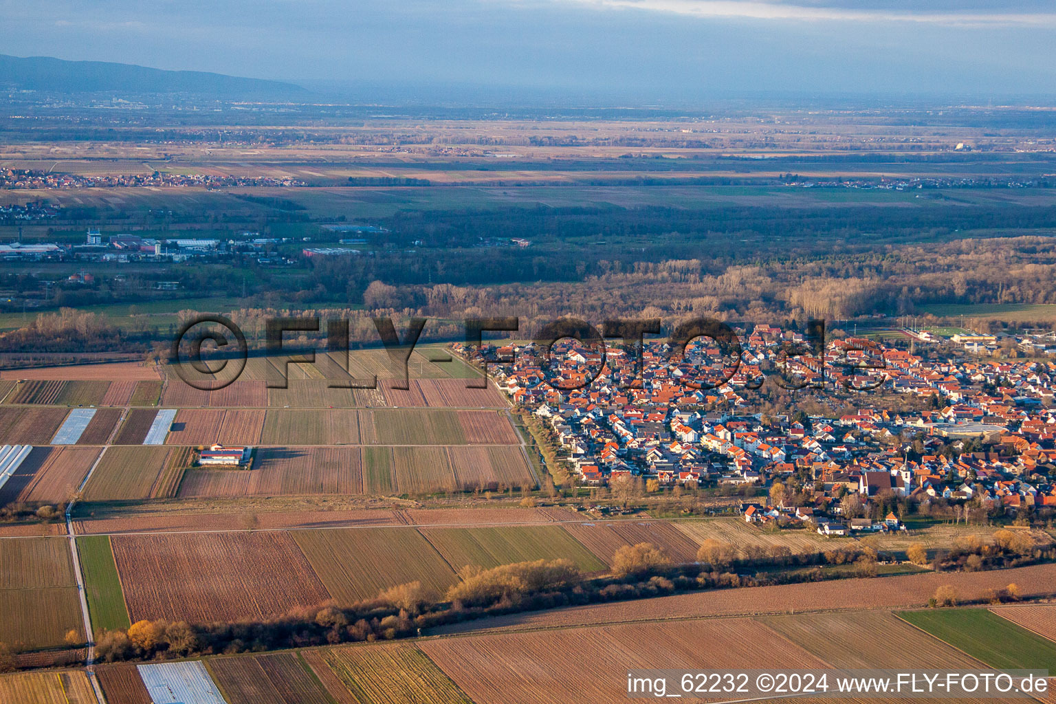 Enregistrement par drone de Quartier Offenbach in Offenbach an der Queich dans le département Rhénanie-Palatinat, Allemagne