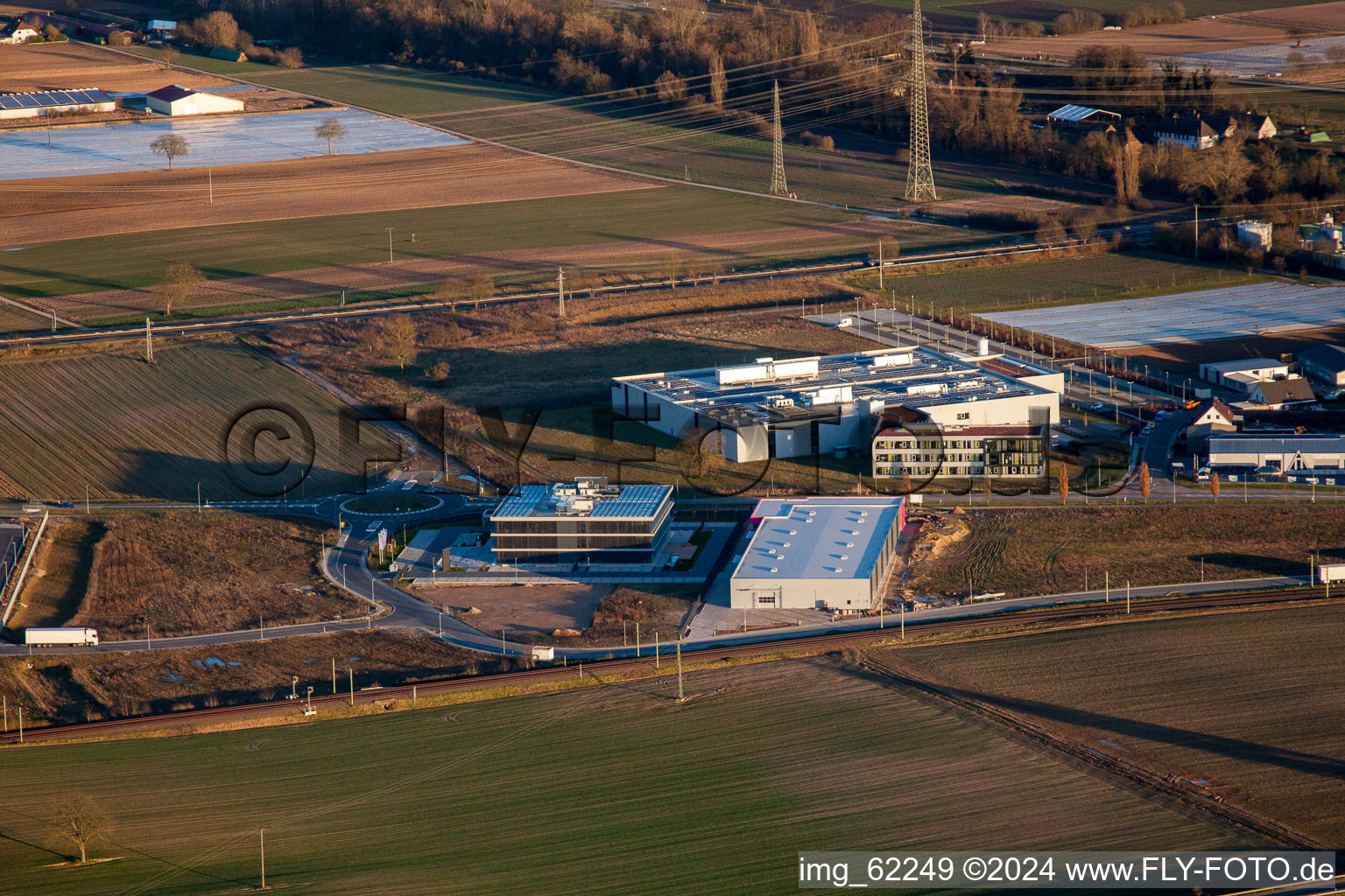 Vue aérienne de Zone industrielle du Nord à Rülzheim dans le département Rhénanie-Palatinat, Allemagne