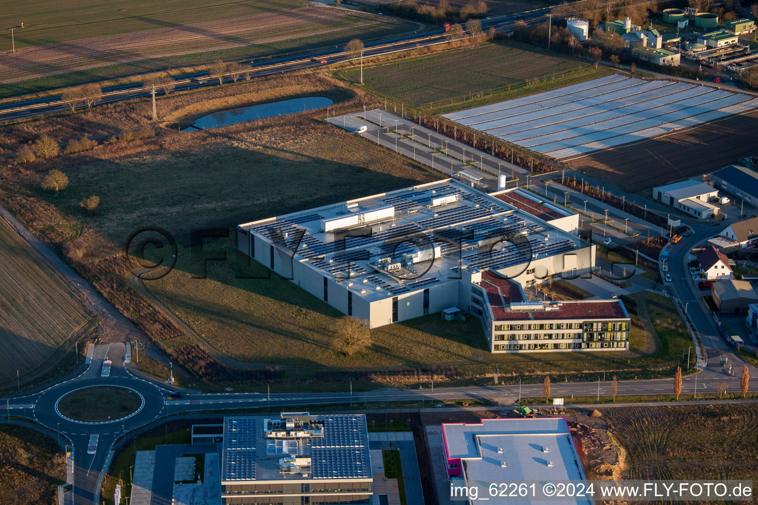 Zone industrielle du Nord à Rülzheim dans le département Rhénanie-Palatinat, Allemagne depuis l'avion