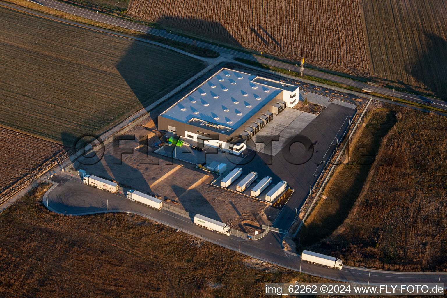 Vue d'oiseau de Zone industrielle du Nord à Rülzheim dans le département Rhénanie-Palatinat, Allemagne