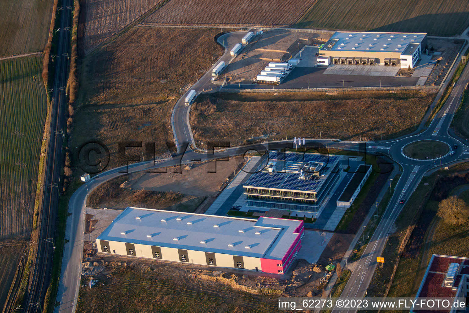 Zone industrielle du Nord à Rülzheim dans le département Rhénanie-Palatinat, Allemagne hors des airs