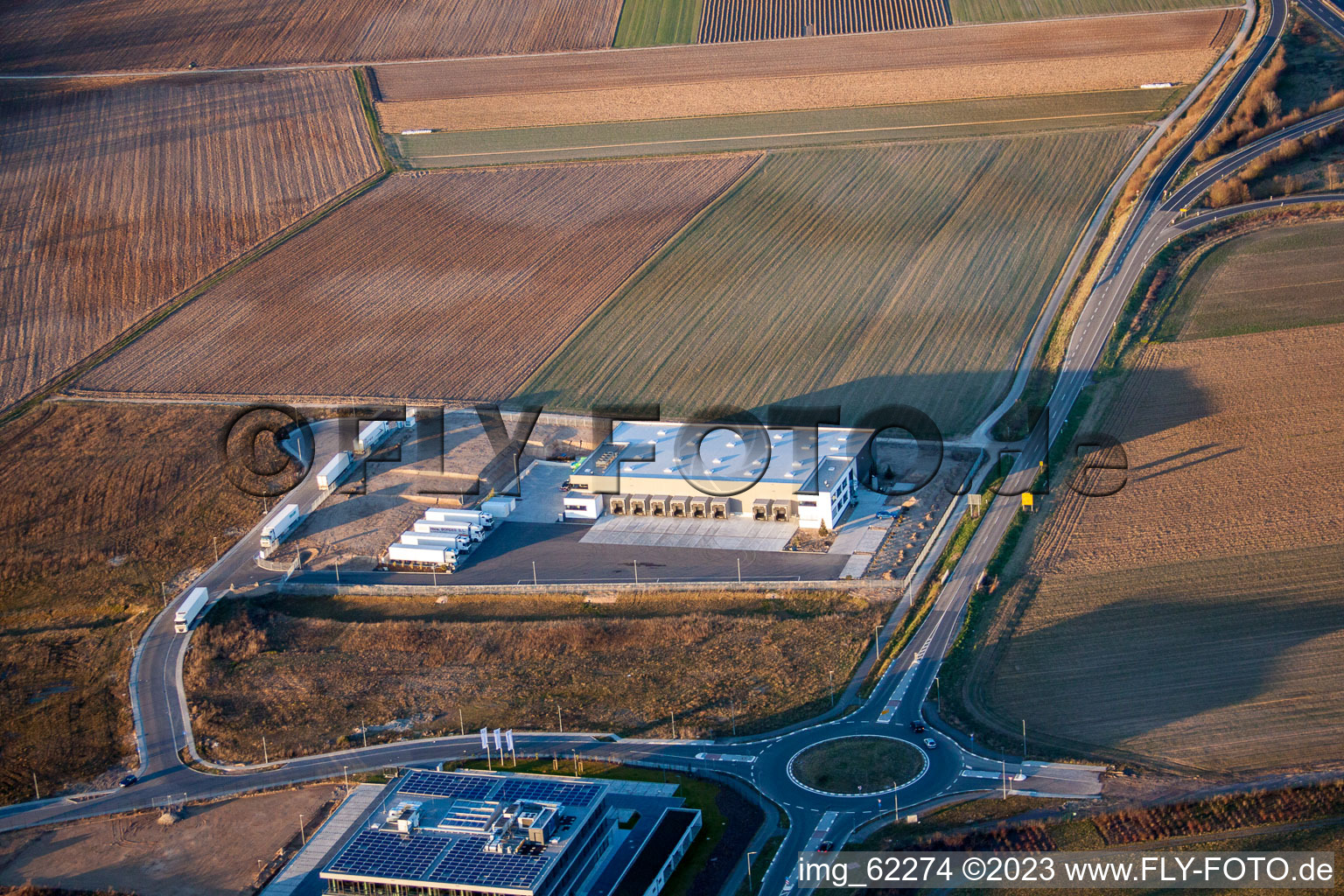 Zone industrielle du Nord à Rülzheim dans le département Rhénanie-Palatinat, Allemagne vue d'en haut