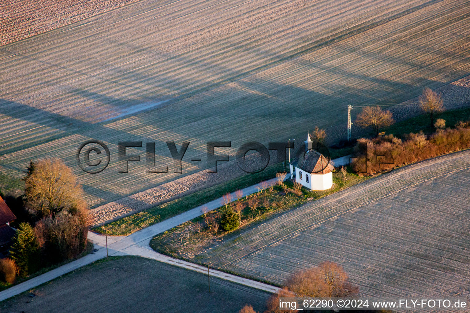 Vue aérienne de Chapelle à Rülzheim dans le département Rhénanie-Palatinat, Allemagne