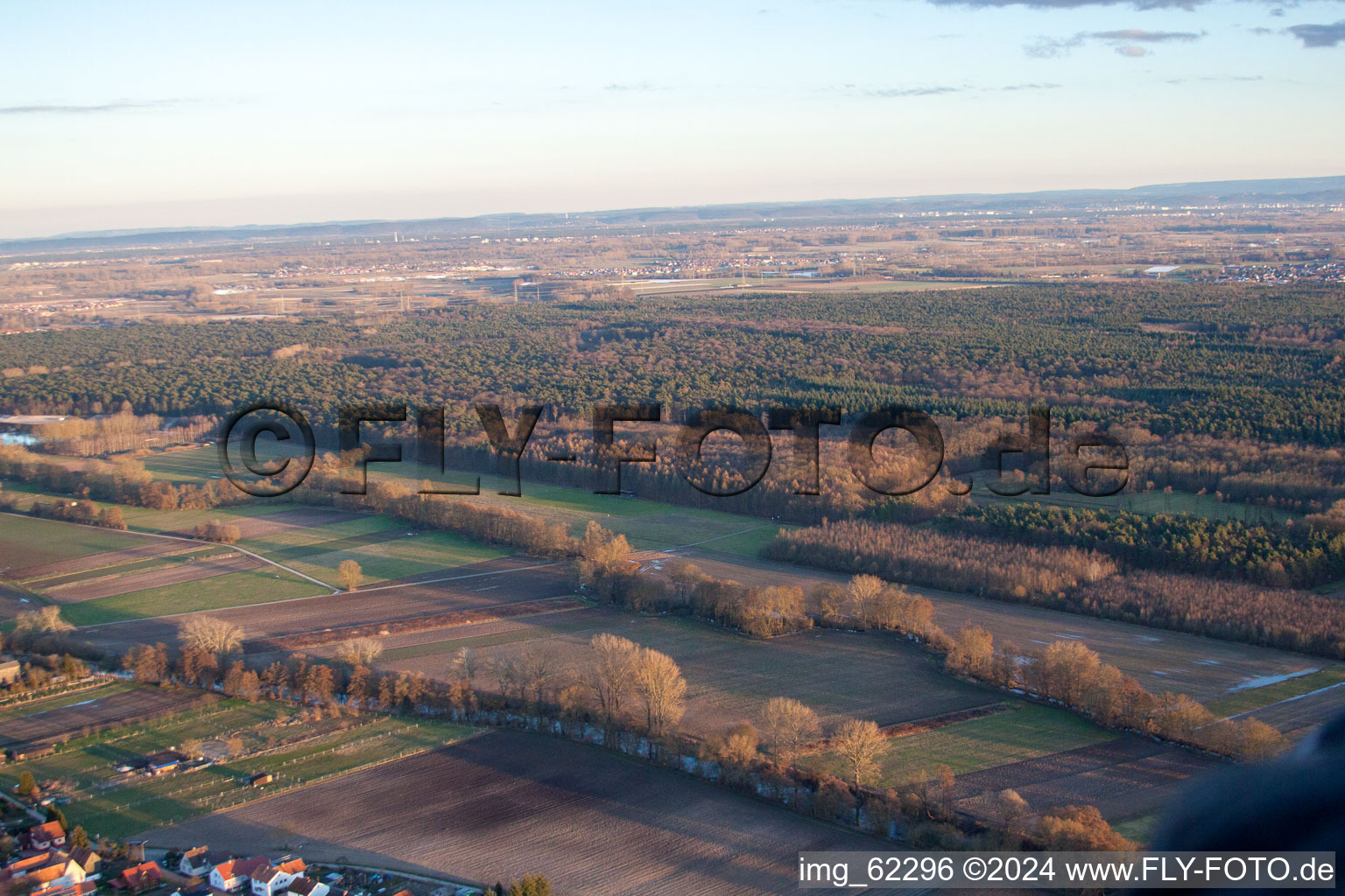 Herxheimweyher dans le département Rhénanie-Palatinat, Allemagne du point de vue du drone