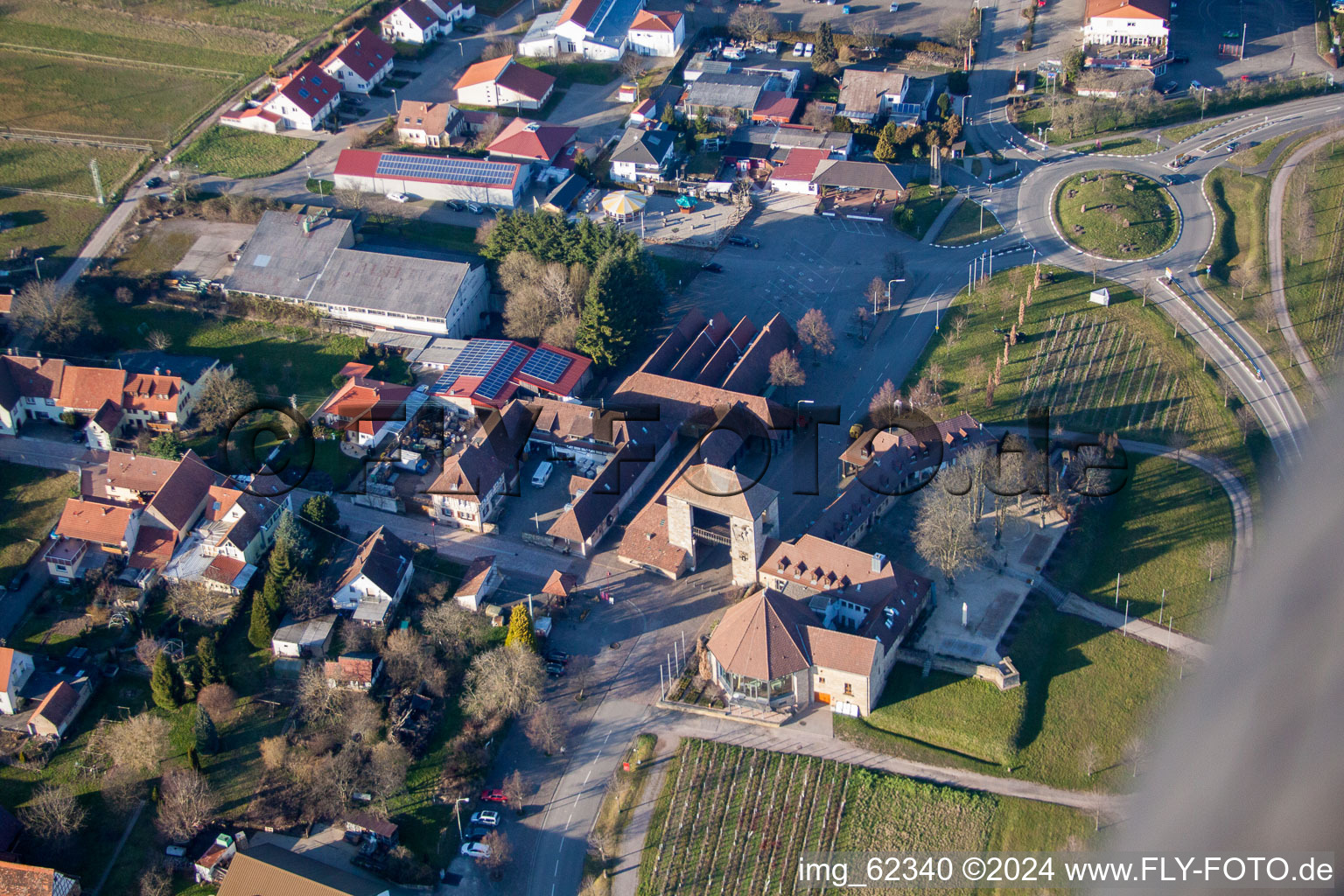 Enregistrement par drone de Quartier Schweigen in Schweigen-Rechtenbach dans le département Rhénanie-Palatinat, Allemagne