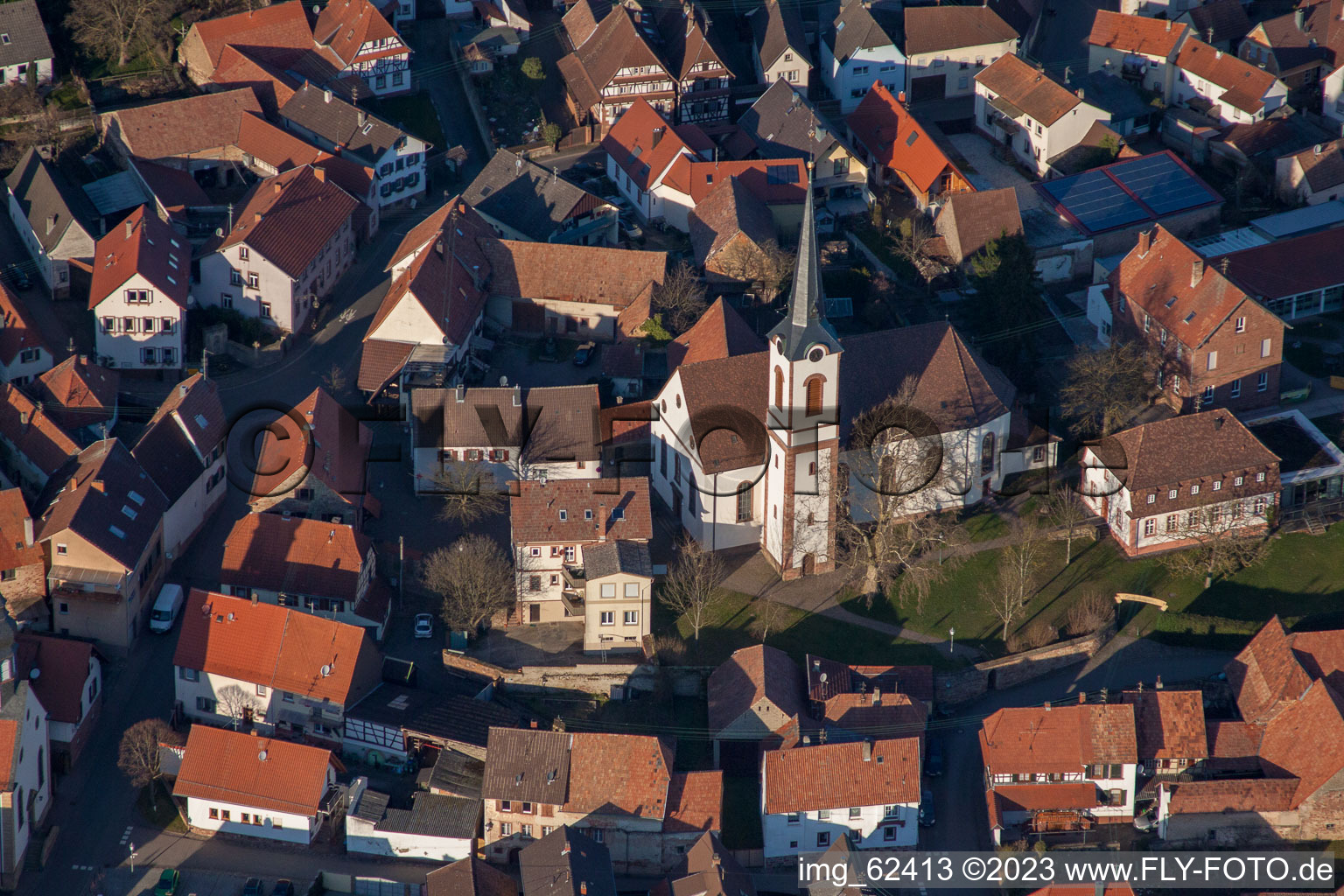 Enregistrement par drone de Göcklingen dans le département Rhénanie-Palatinat, Allemagne