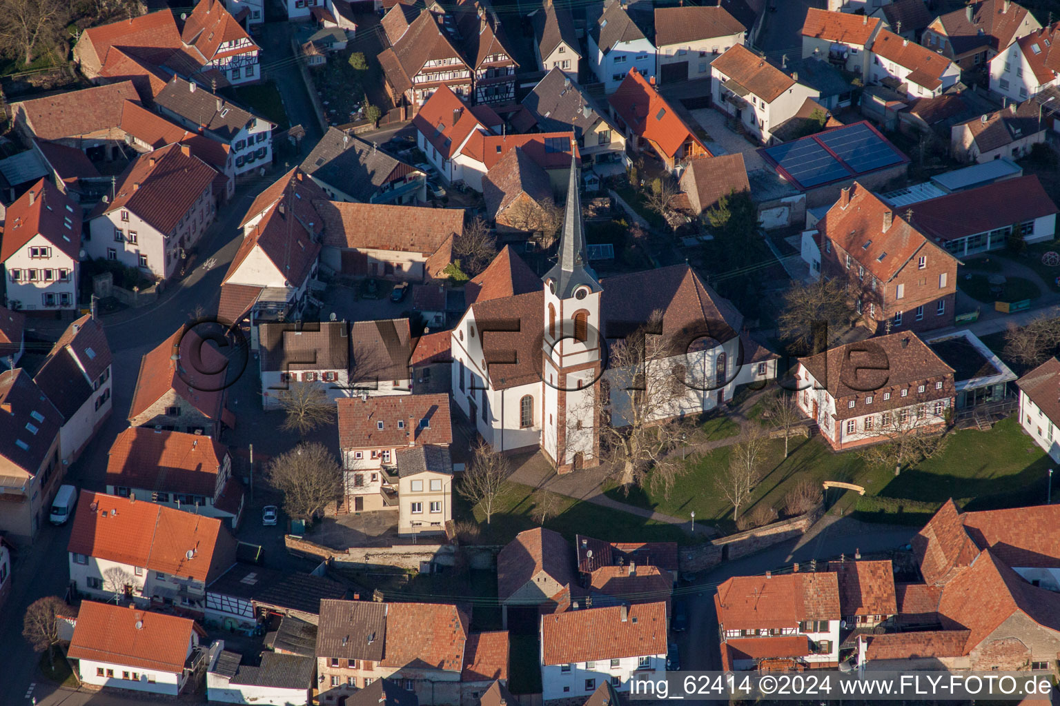 Image drone de Göcklingen dans le département Rhénanie-Palatinat, Allemagne