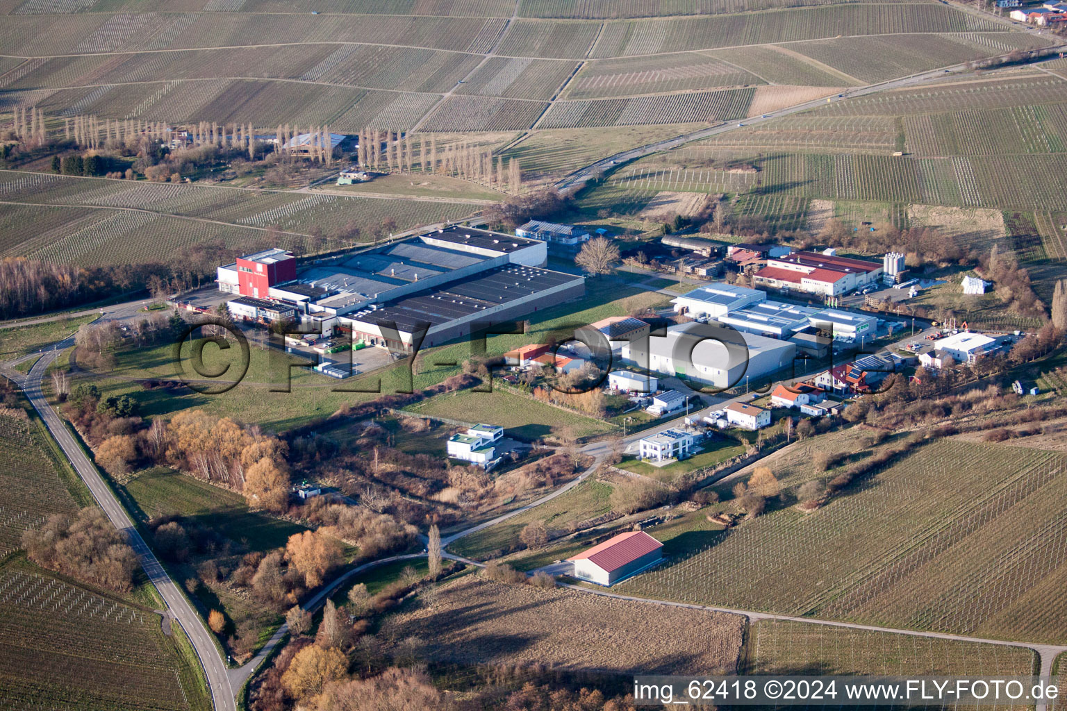 Vue aérienne de Grande cave Kleine Kalmit à Ilbesheim bei Landau in der Pfalz dans le département Rhénanie-Palatinat, Allemagne