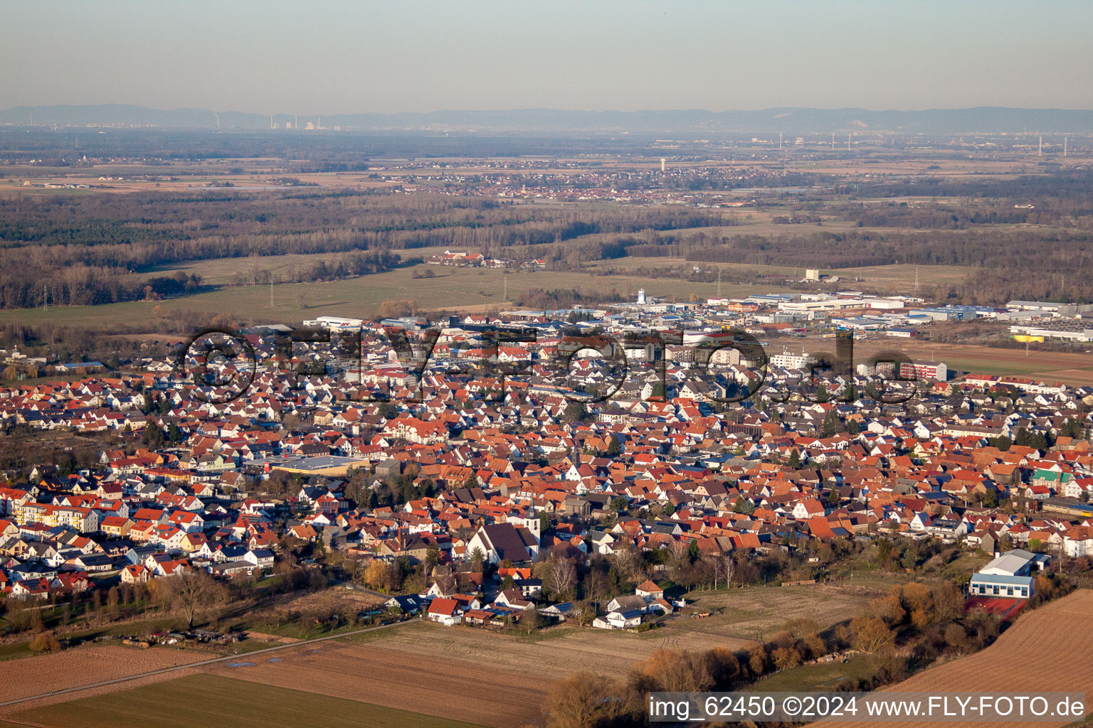 Vue d'oiseau de Offenbach an der Queich dans le département Rhénanie-Palatinat, Allemagne