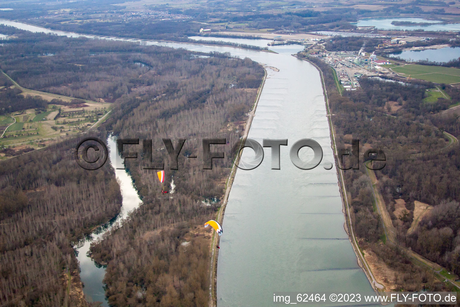 Vue aérienne de Vieux Rhin Bremengrund à Au am Rhein dans le département Bade-Wurtemberg, Allemagne