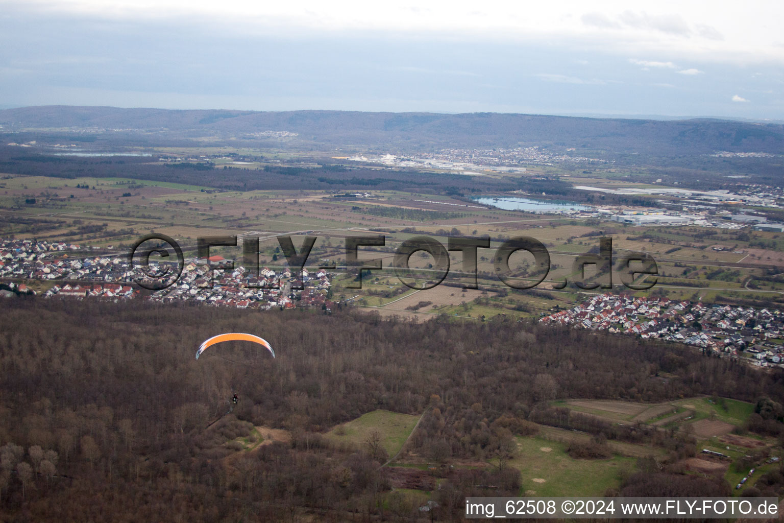 Ötigheim dans le département Bade-Wurtemberg, Allemagne vue du ciel