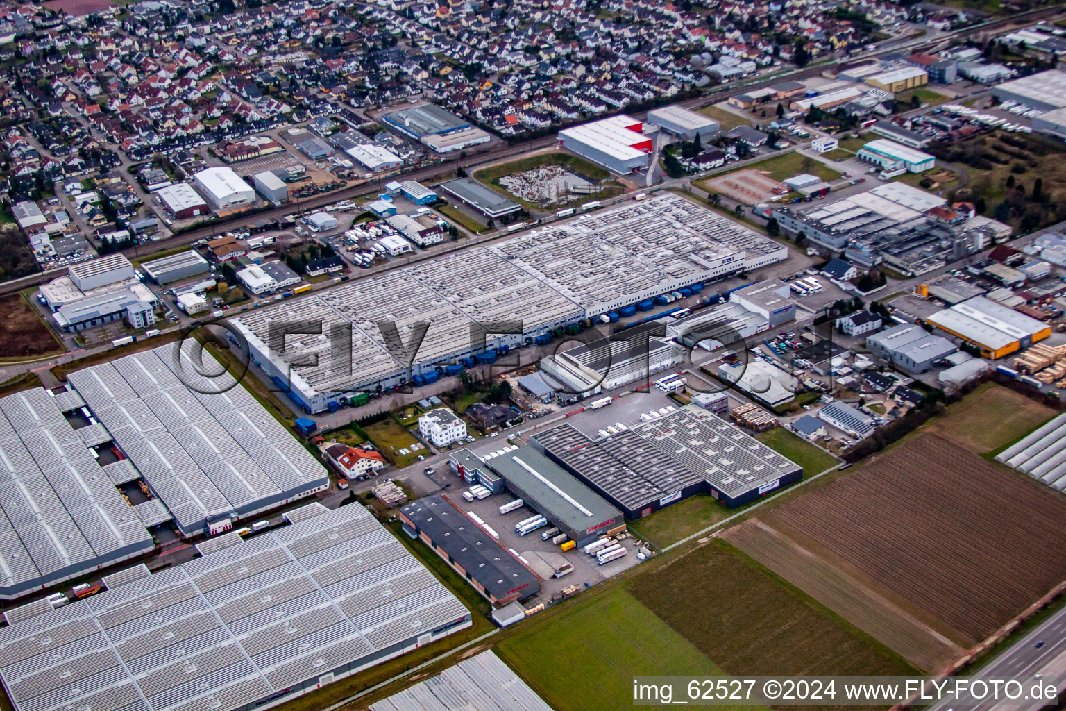 Photographie aérienne de Centre logistique L'Oréal Allemagne à Muggensturm dans le département Bade-Wurtemberg, Allemagne