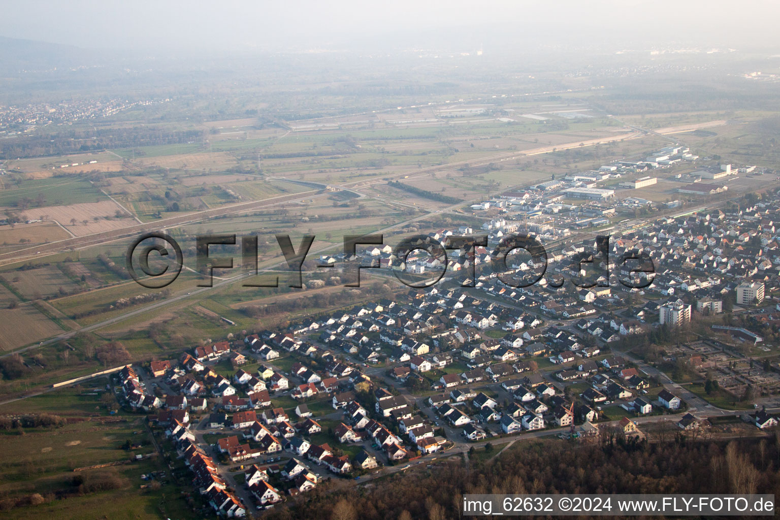 Vue oblique de Ötigheim dans le département Bade-Wurtemberg, Allemagne