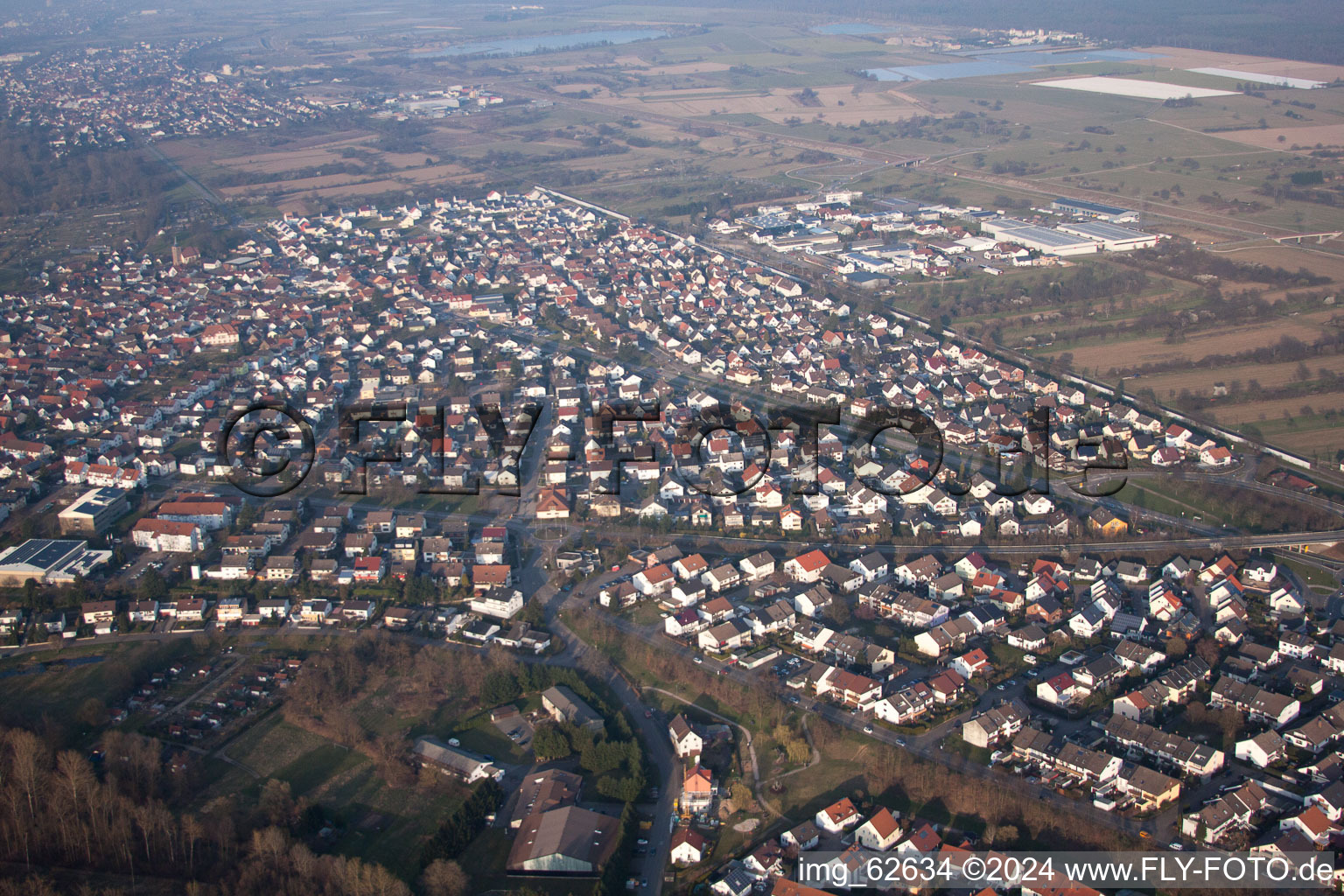 Ötigheim dans le département Bade-Wurtemberg, Allemagne hors des airs