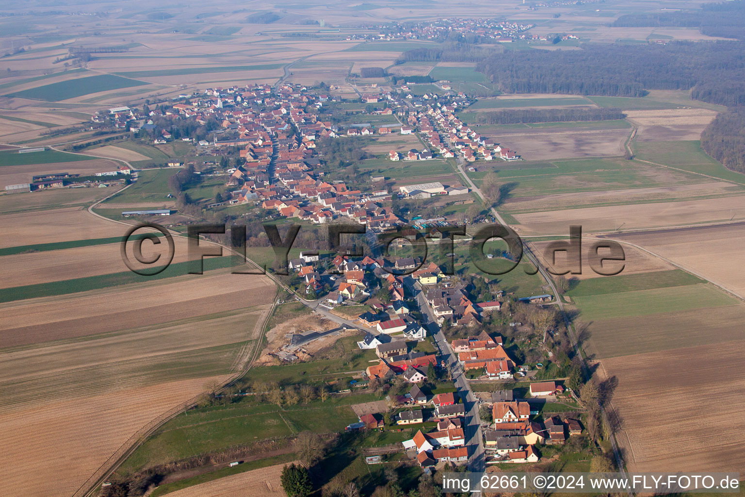 Scheibenhard dans le département Bas Rhin, France vu d'un drone