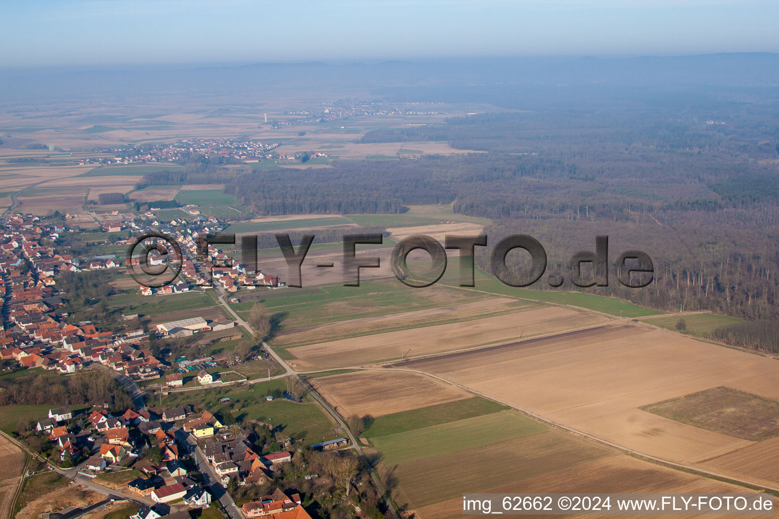 Vue aérienne de Scheibenhard dans le département Bas Rhin, France