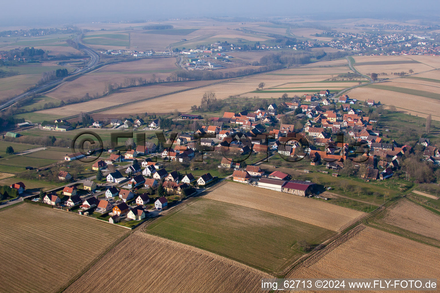 Vue oblique de Hermerswiller dans le département Bas Rhin, France