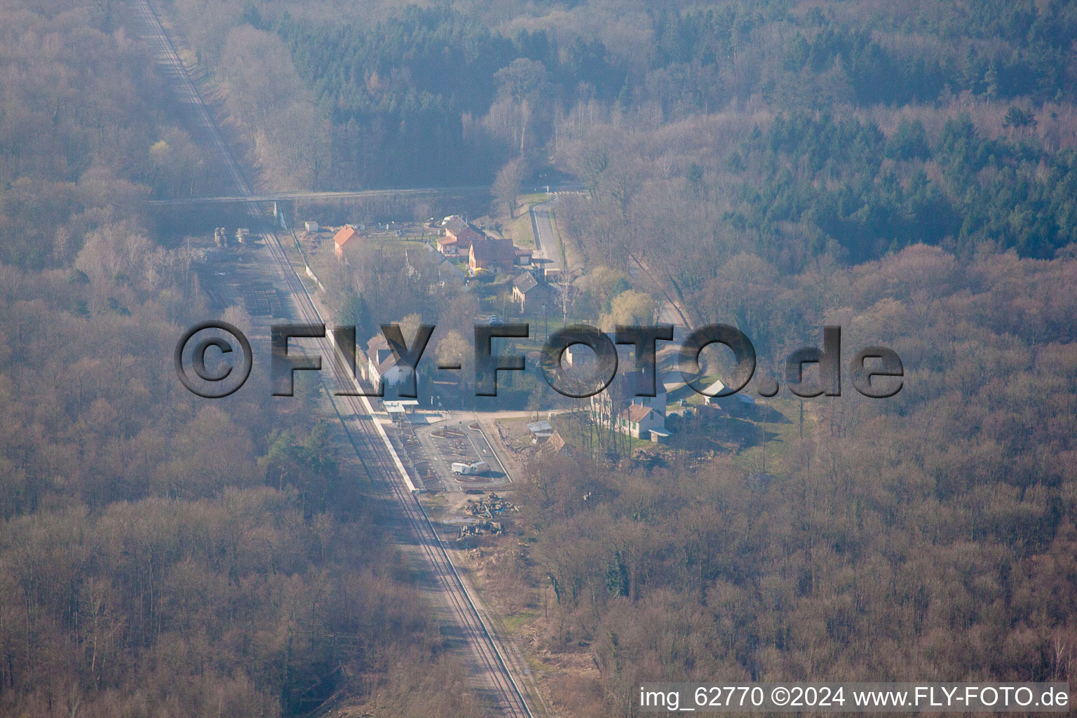 Vue aérienne de Gare à Surbourg dans le département Bas Rhin, France