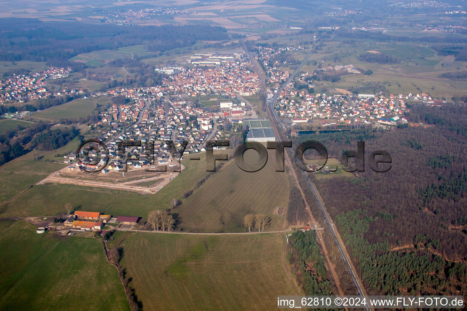 Vue d'oiseau de Mertzwiller dans le département Bas Rhin, France