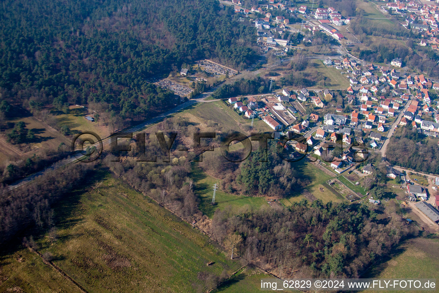 Schweighouse-sur-Moder dans le département Bas Rhin, France du point de vue du drone