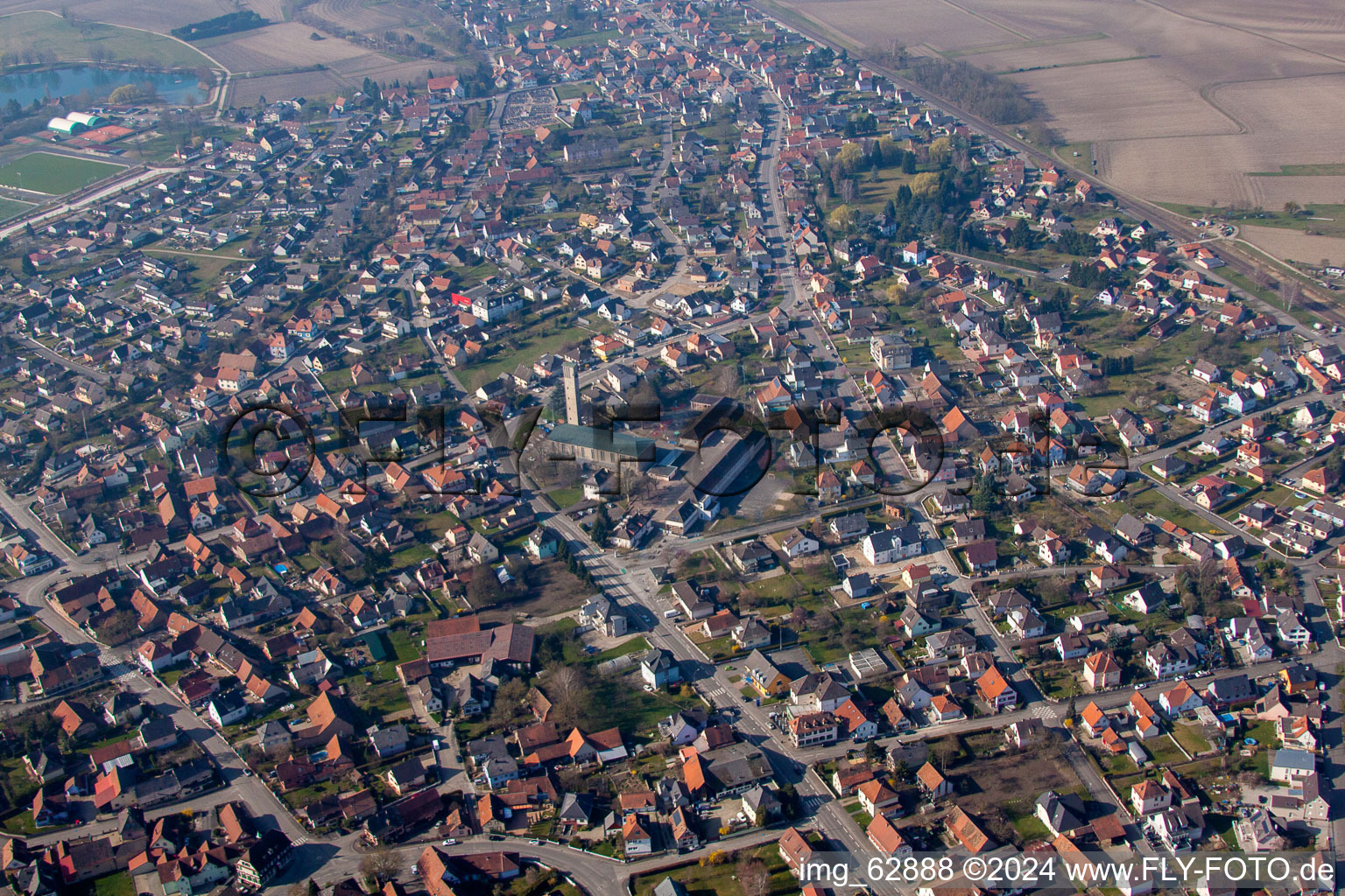 Vue d'oiseau de Gambsheim dans le département Bas Rhin, France