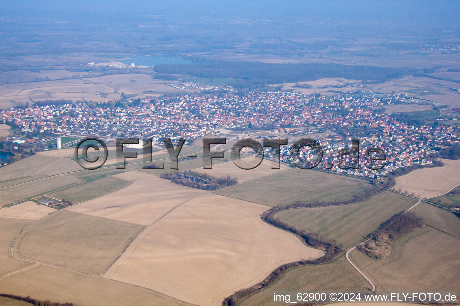 Vue aérienne de Gambsheim dans le département Bas Rhin, France