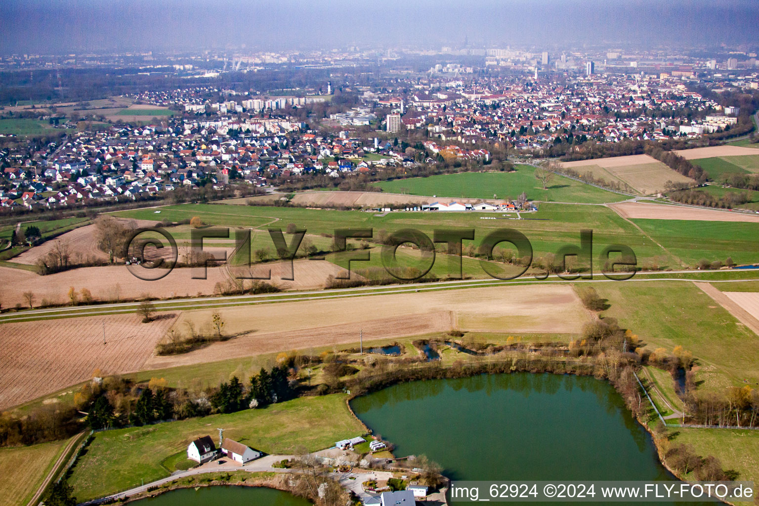 Vue aérienne de Aérodrome à le quartier Sundheim in Kehl dans le département Bade-Wurtemberg, Allemagne