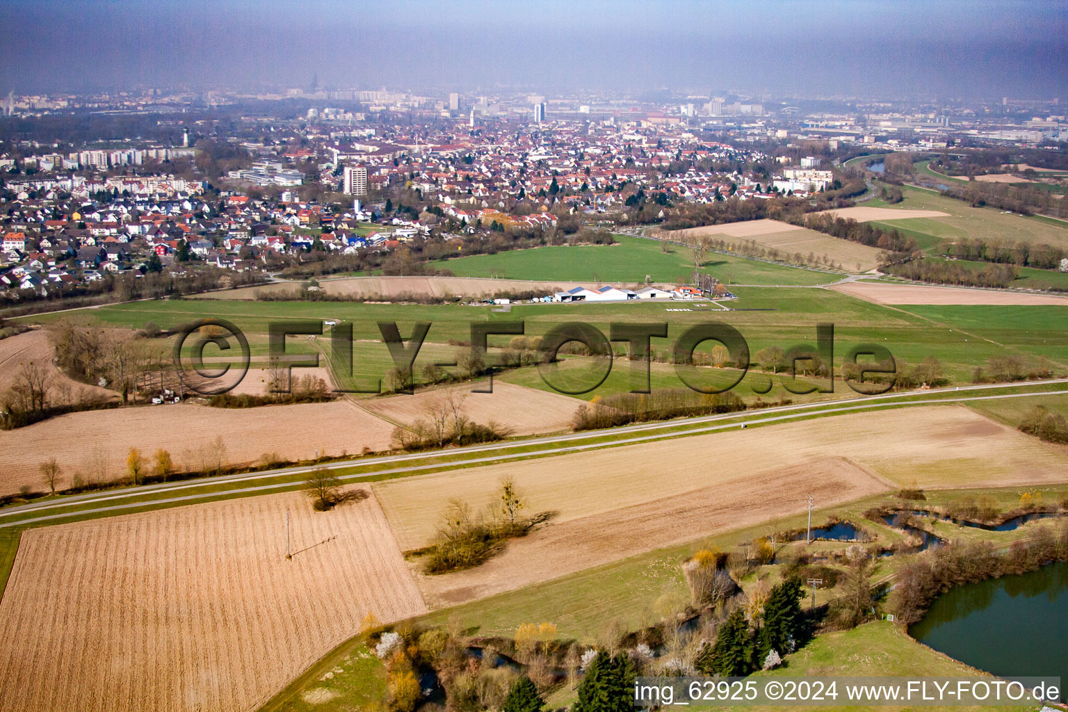 Vue aérienne de Aérodrome à le quartier Sundheim in Kehl dans le département Bade-Wurtemberg, Allemagne