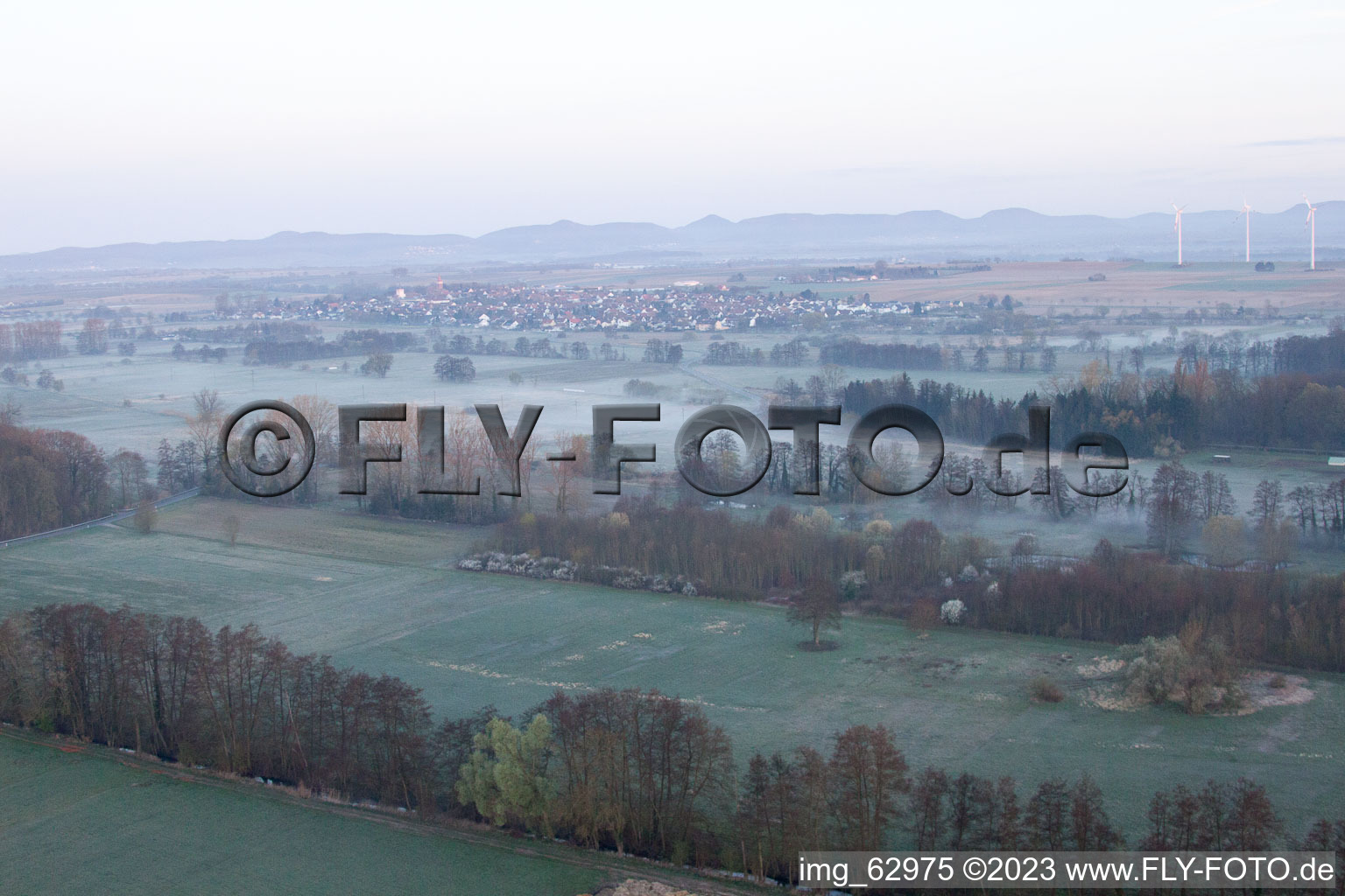 Vallée d'Otterbachtal à Minfeld dans le département Rhénanie-Palatinat, Allemagne vue du ciel