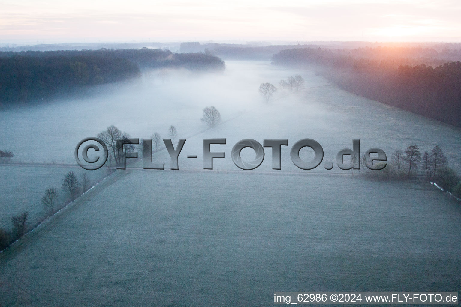 Vue oblique de Vallée d'Otterbachtal à Minfeld dans le département Rhénanie-Palatinat, Allemagne