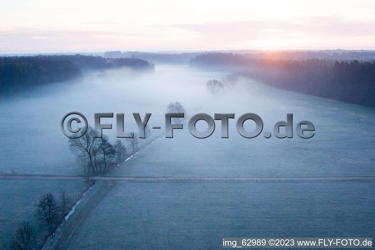 Vallée d'Otterbachtal à Minfeld dans le département Rhénanie-Palatinat, Allemagne hors des airs