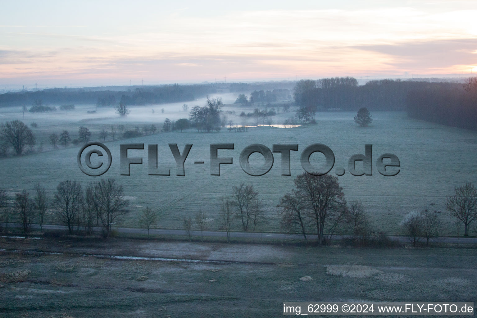 Enregistrement par drone de Vallée d'Otterbachtal à Minfeld dans le département Rhénanie-Palatinat, Allemagne