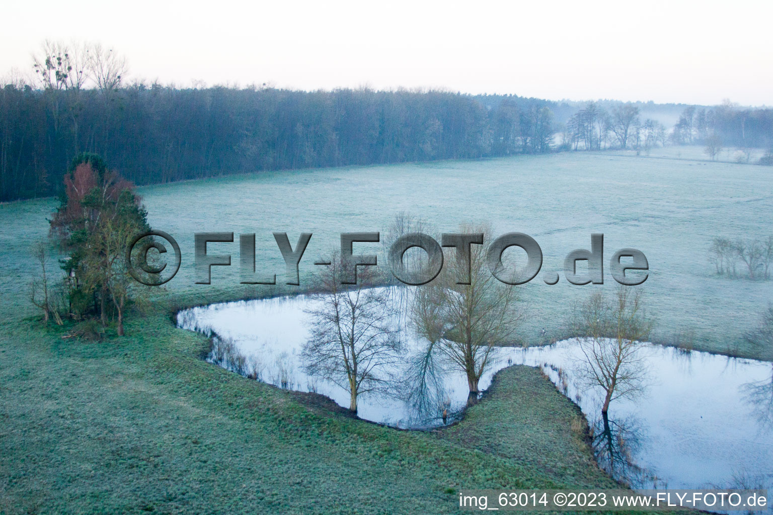 Vallée d'Otterbachtal à Minfeld dans le département Rhénanie-Palatinat, Allemagne hors des airs