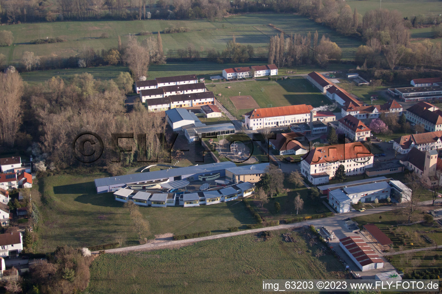 Image drone de Quartier Queichheim in Landau in der Pfalz dans le département Rhénanie-Palatinat, Allemagne