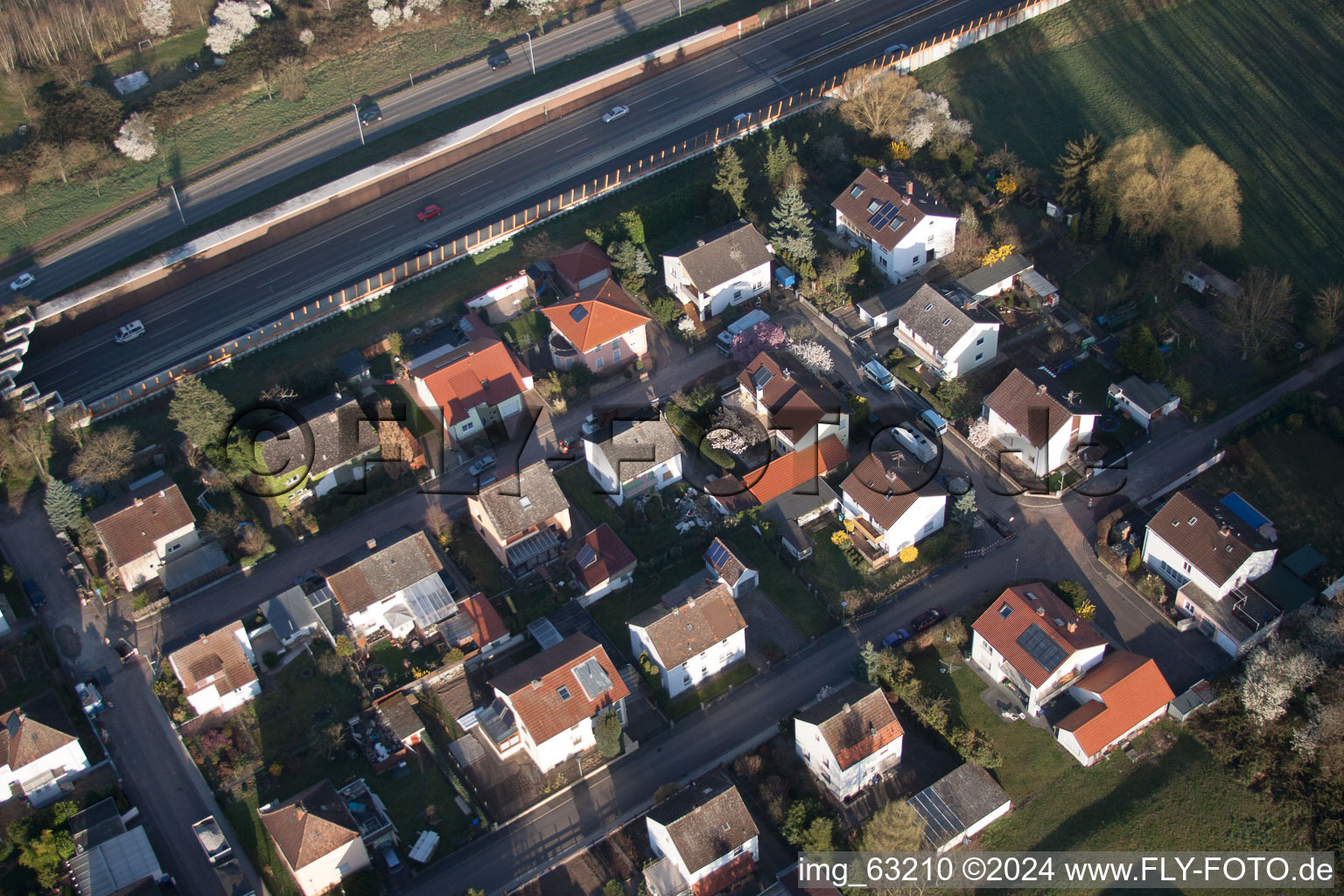 Vue aérienne de Quartier Queichheim in Landau in der Pfalz dans le département Rhénanie-Palatinat, Allemagne