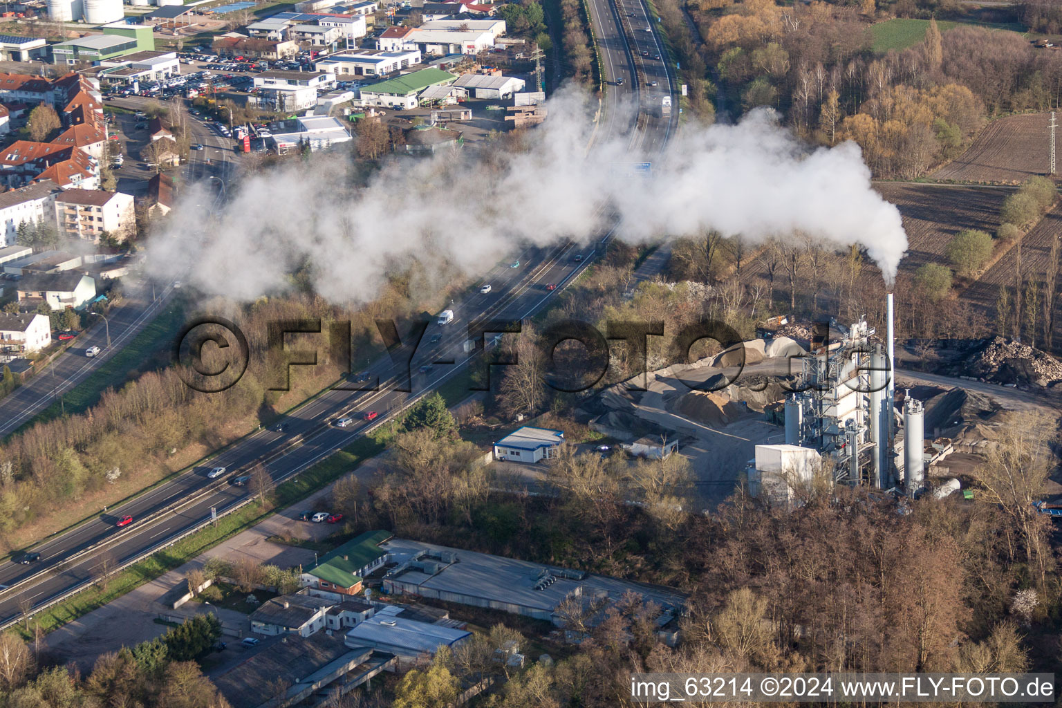 Vue aérienne de Site de la centrale d'enrobage Landau Juchem KG à Landau in der Pfalz dans le département Rhénanie-Palatinat, Allemagne