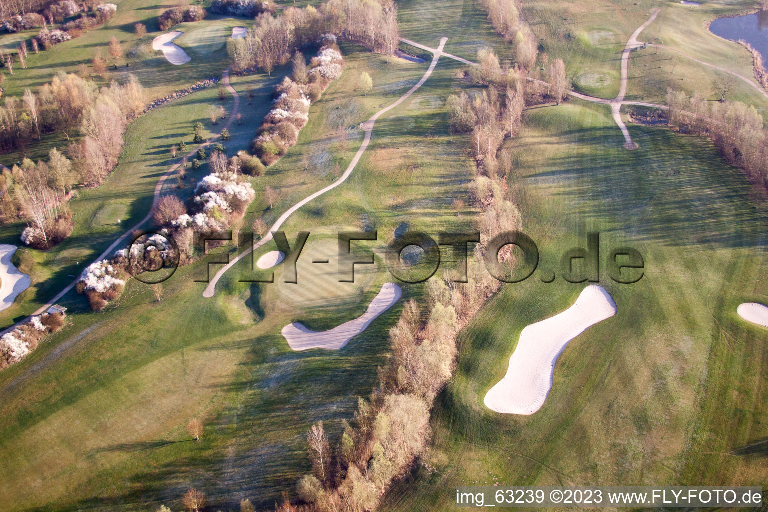 Golfclub Dreihof à Essingen dans le département Rhénanie-Palatinat, Allemagne vue d'en haut