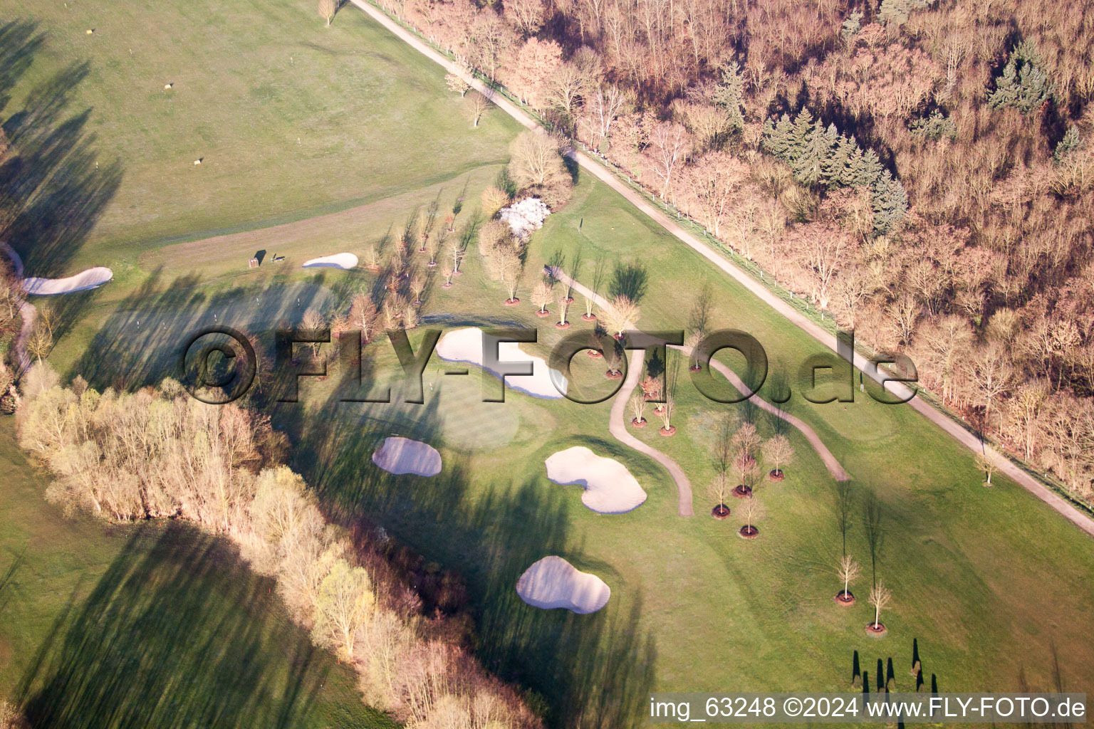 Golfclub Dreihof à Essingen dans le département Rhénanie-Palatinat, Allemagne vu d'un drone