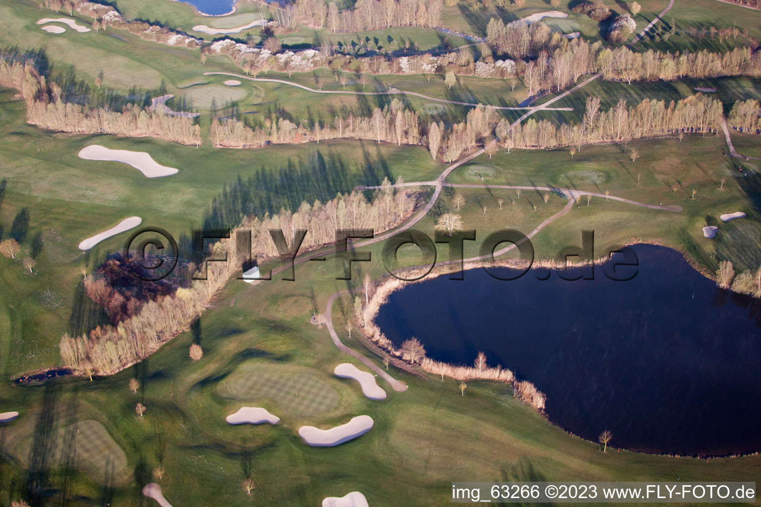 Vue aérienne de Golfclub Dreihof à Essingen dans le département Rhénanie-Palatinat, Allemagne