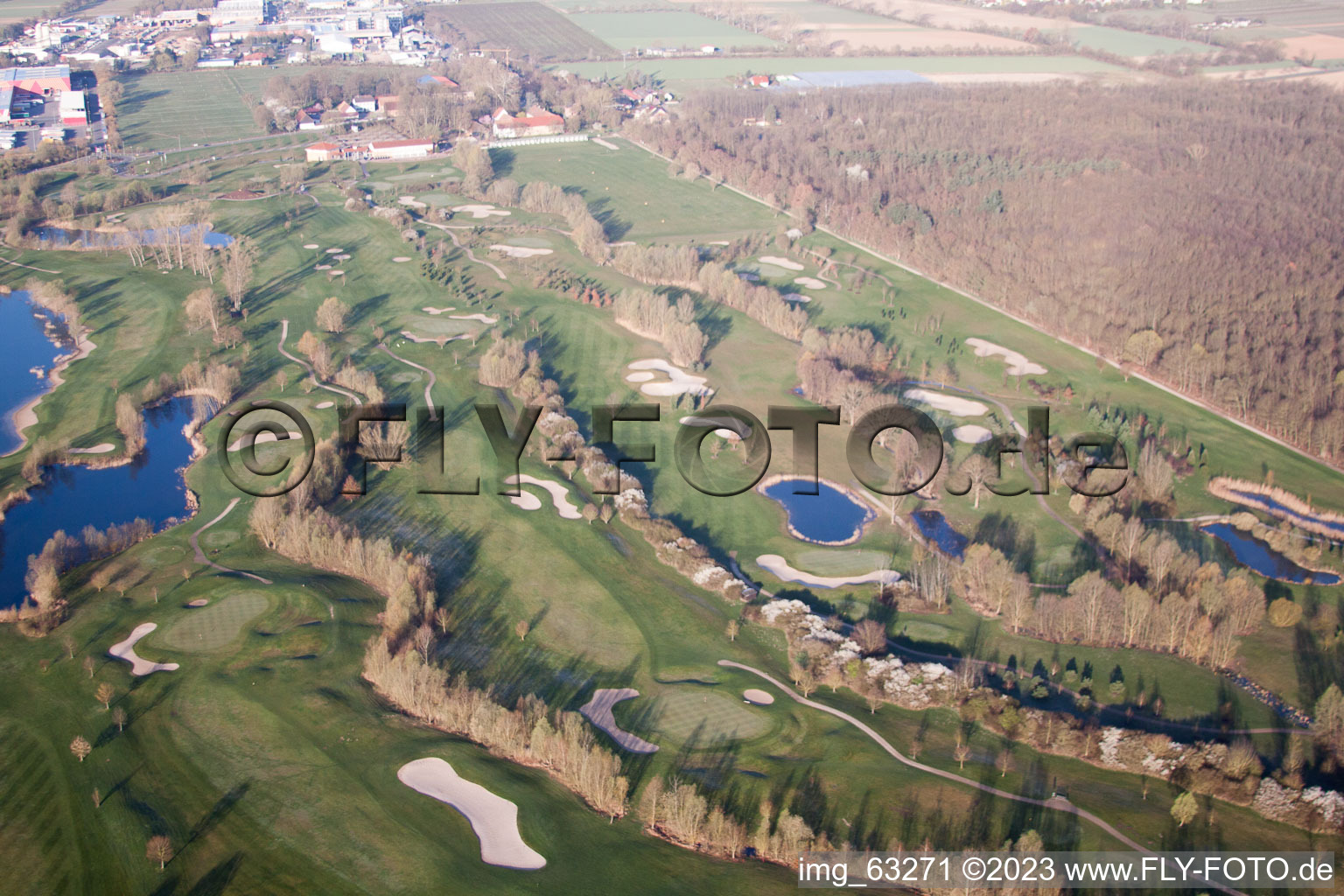 Golfclub Dreihof à Essingen dans le département Rhénanie-Palatinat, Allemagne d'en haut