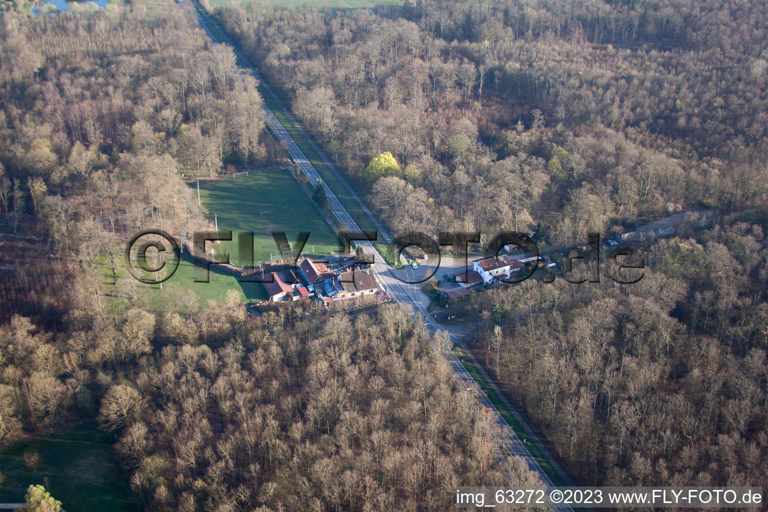 Golfclub Dreihof à Essingen dans le département Rhénanie-Palatinat, Allemagne hors des airs