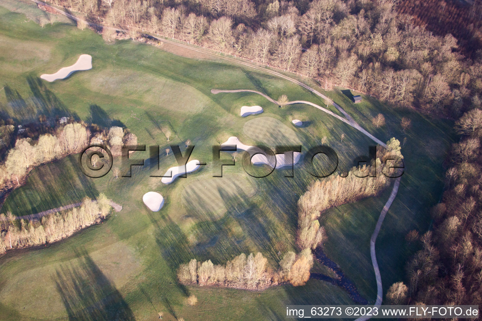 Golfclub Dreihof à Essingen dans le département Rhénanie-Palatinat, Allemagne vue d'en haut