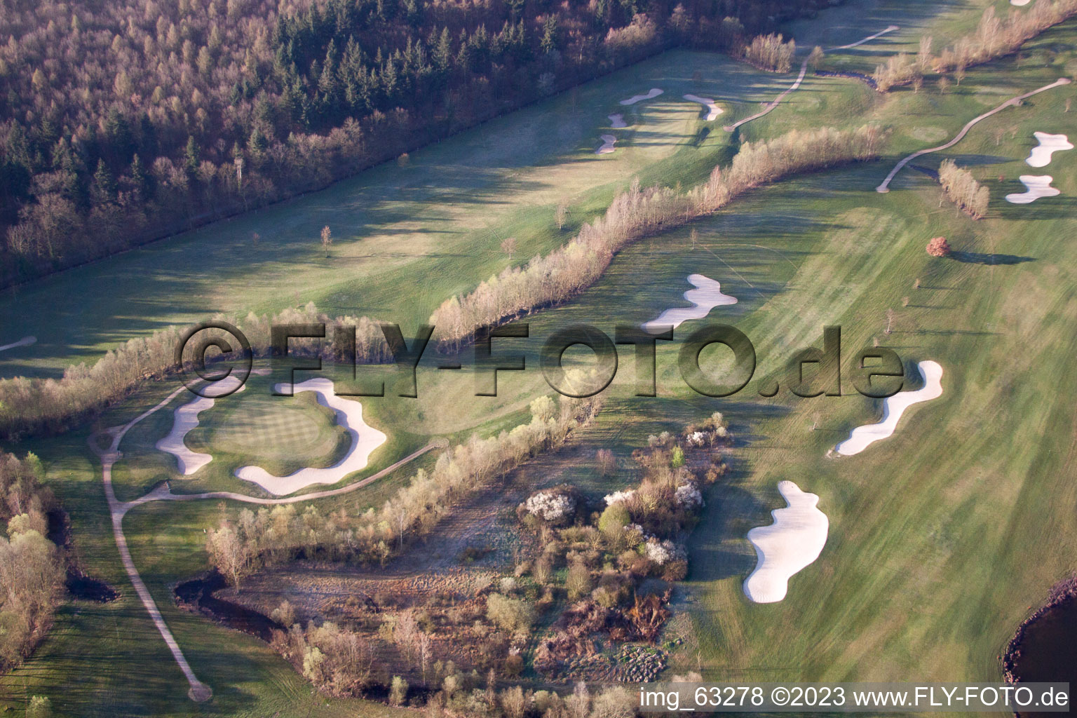 Enregistrement par drone de Golfclub Dreihof à Essingen dans le département Rhénanie-Palatinat, Allemagne