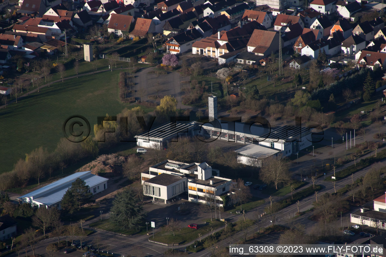 Offenbach an der Queich dans le département Rhénanie-Palatinat, Allemagne vu d'un drone